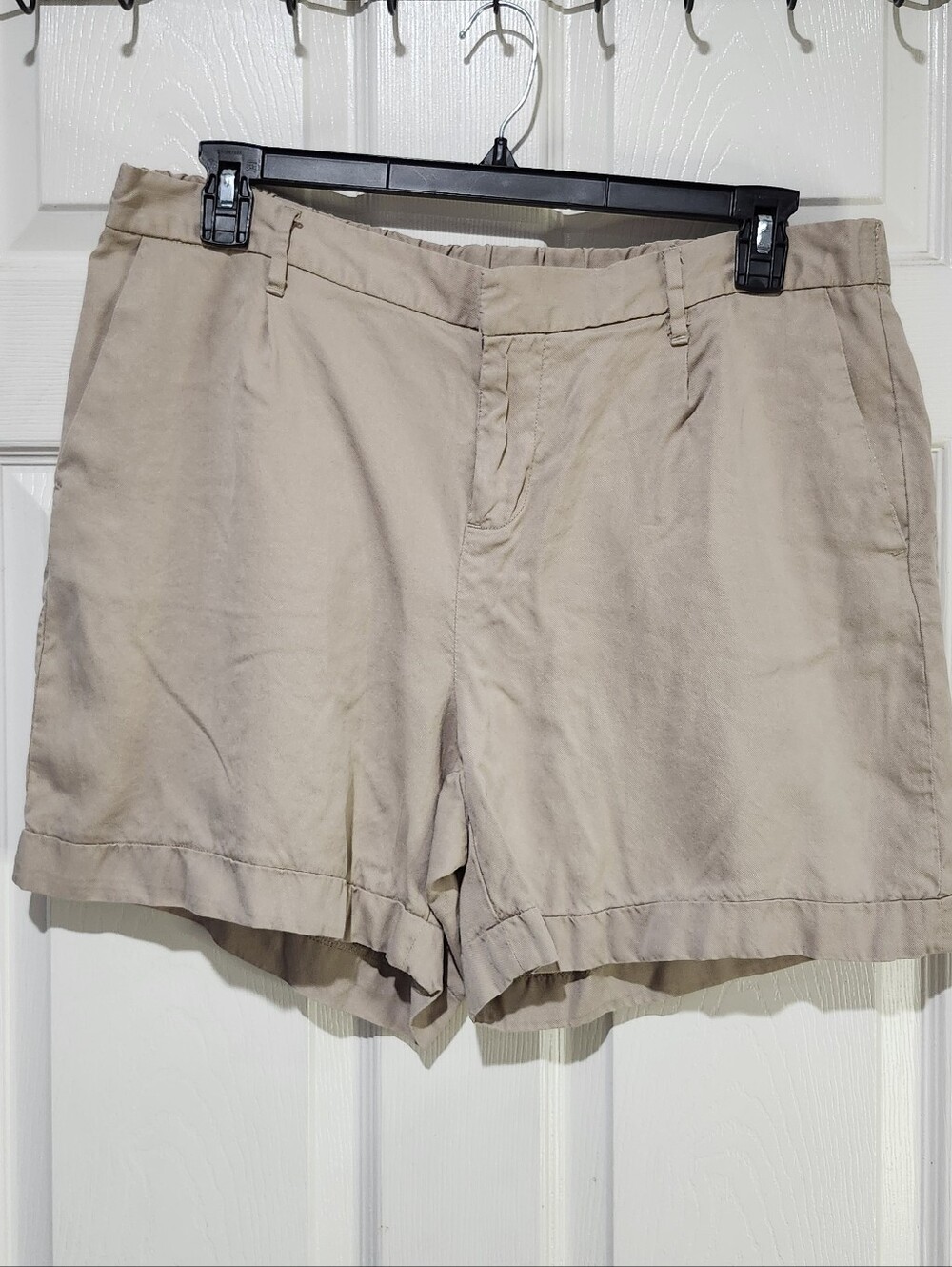 Old Navy Light Tan Chino Shorts Size 14